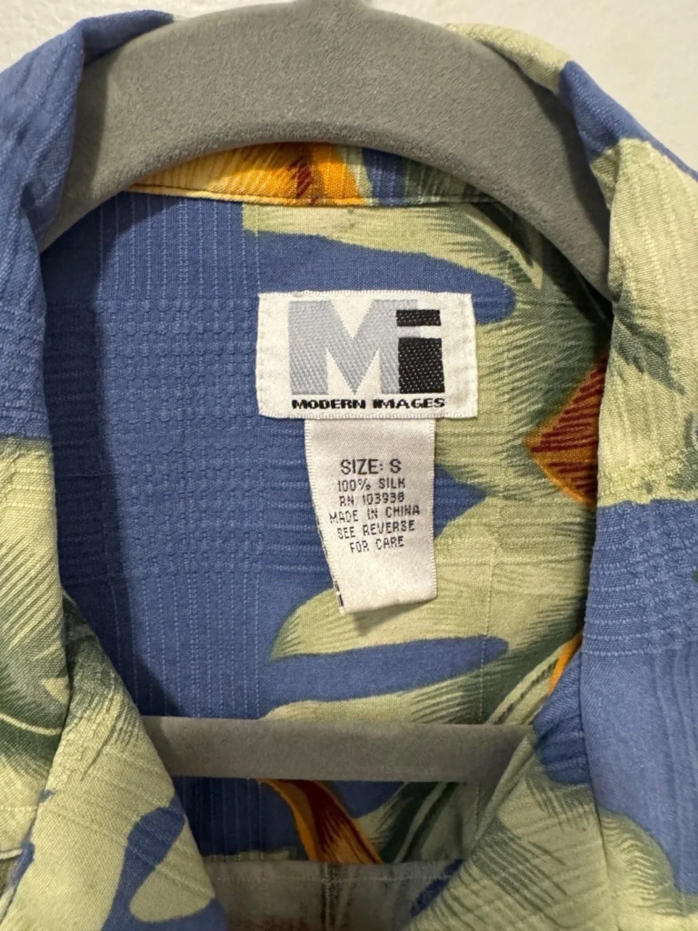 Modern Image Men's Silk Hawaiian Print Short Sleeve Button Up Shirt Size Small
